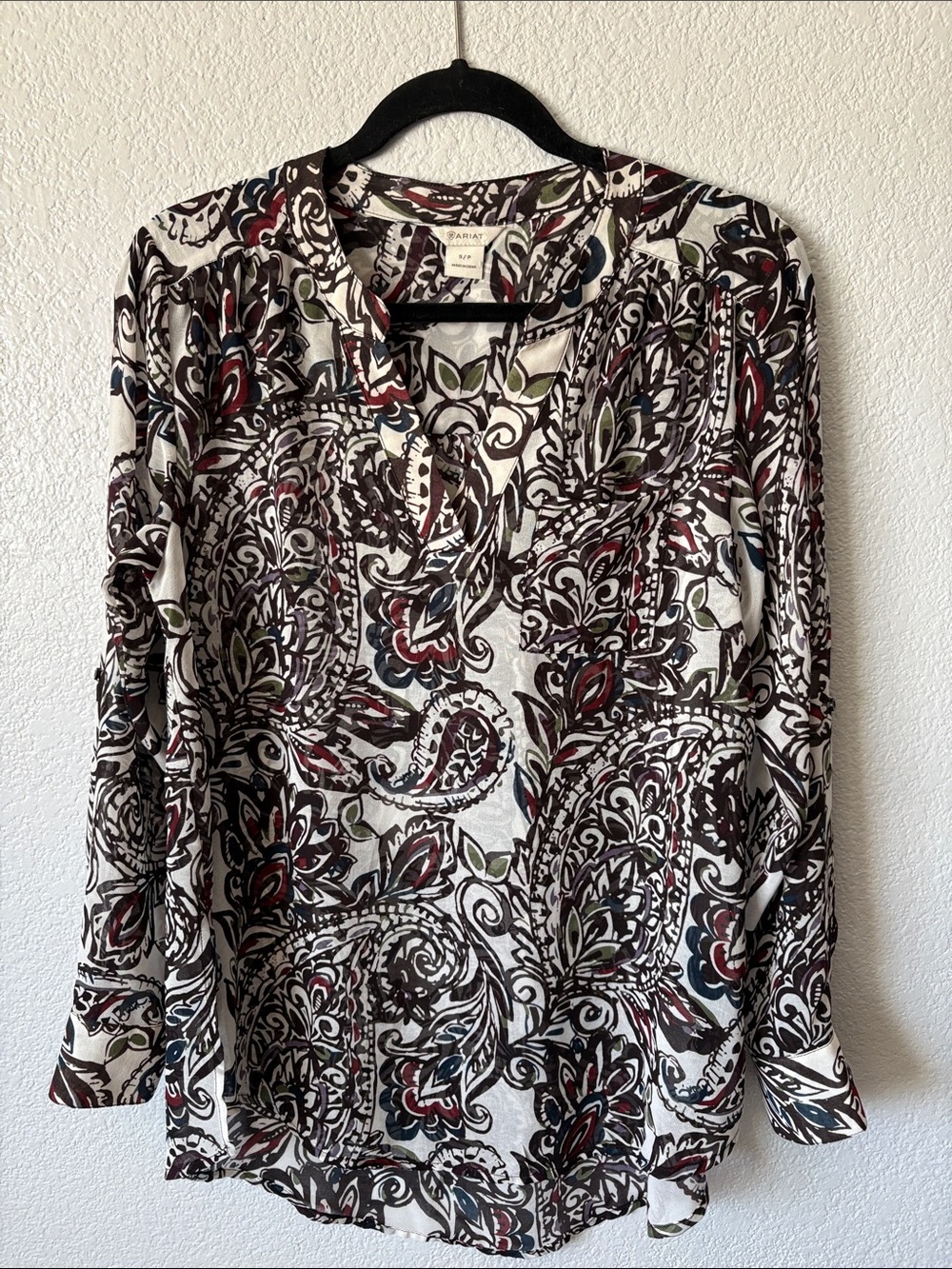 Ariat semi sheer western inspired paisley design Small